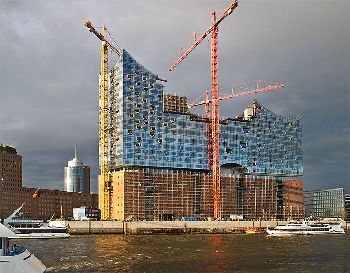 Elbphilharmonie Elbseite Mai 2013.jpg